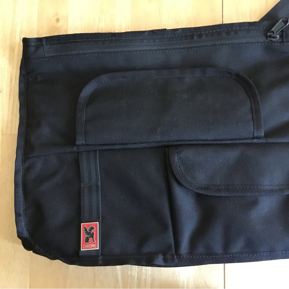 Chrome industries black Chekhov sling